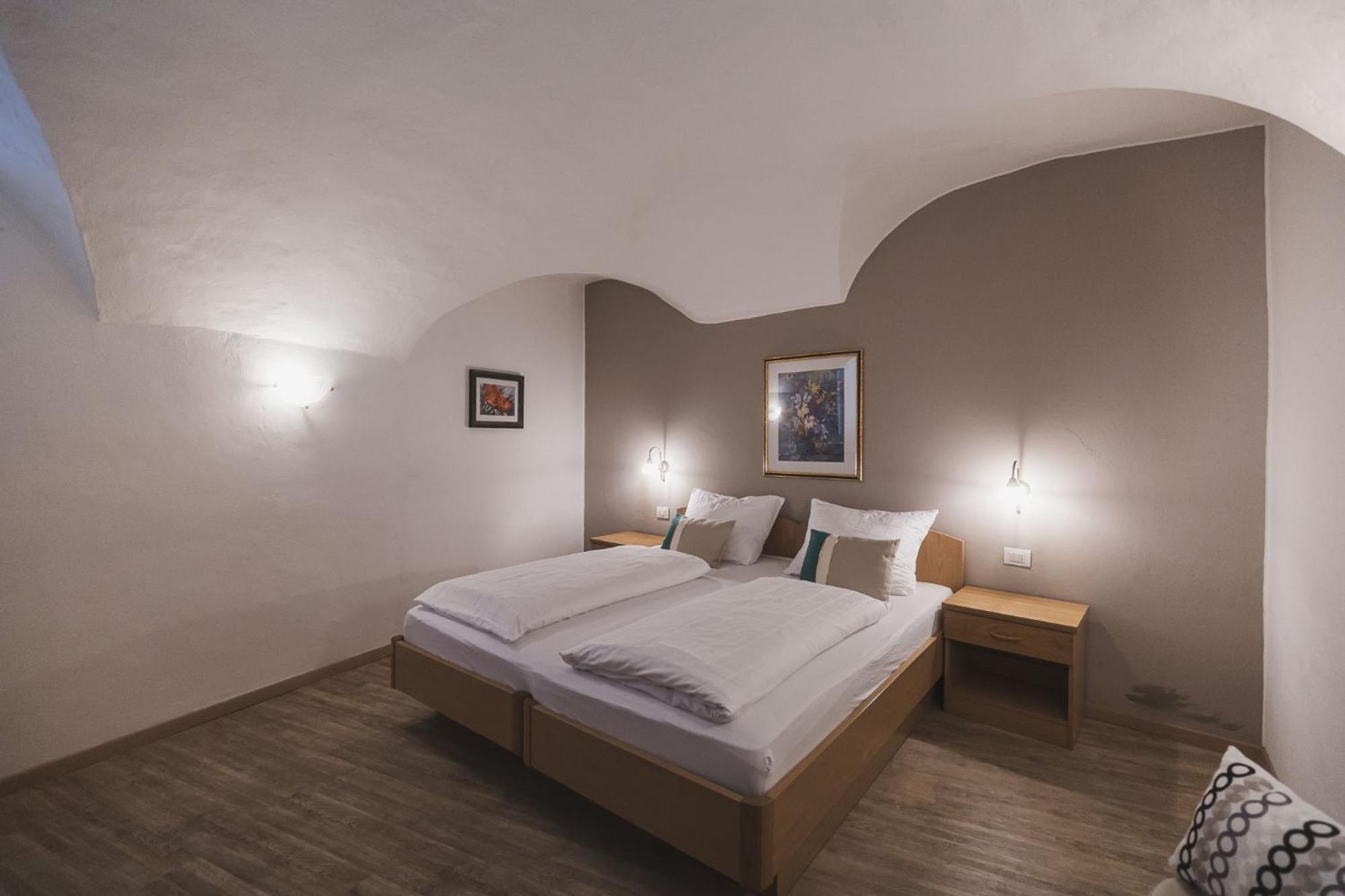 Residence Chiavi D'Oro - Goldener Schluessel เบรสซาโนเน ภายนอก รูปภาพ